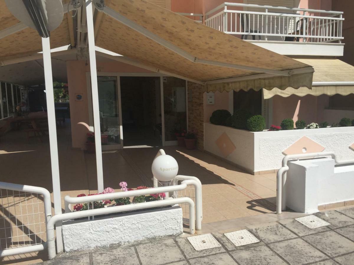 Dimis Studios And Apartments Olympiaki Akti Exterior photo